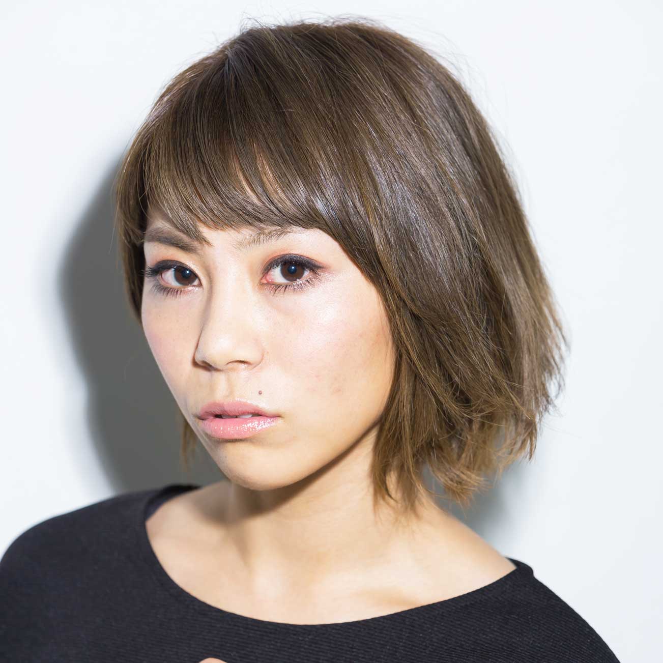 サンドベージュ